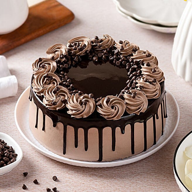 Choco Chips Chocolate Cake